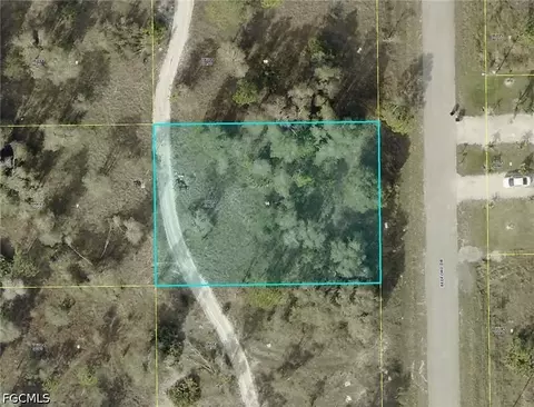 782 Bedford Dr, Lehigh Acres, FL 33974