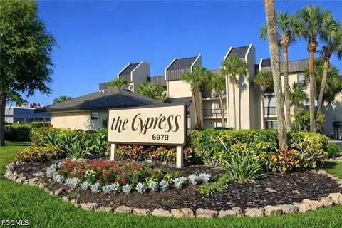 6979 Winkler Rd #111, Fort Myers, FL 33919