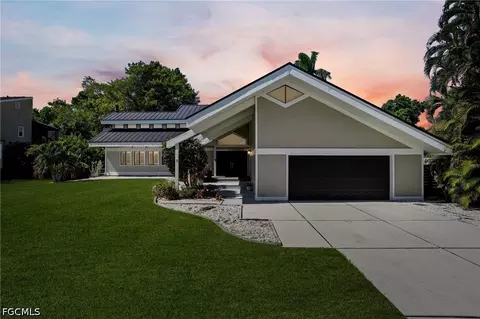 330 Prather Dr, Fort Myers, FL 33919