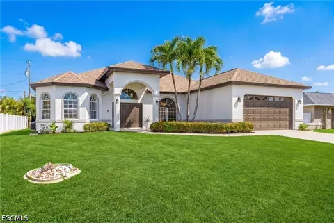 423 SE 17th Ter, Cape Coral, FL 33990