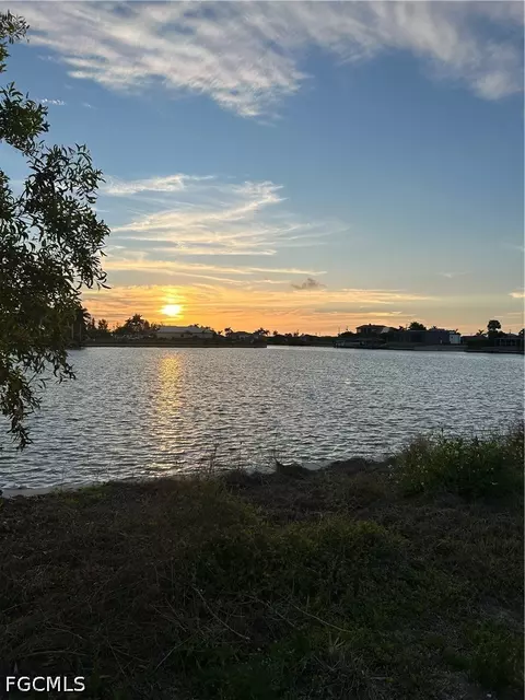 3006 NW 43rd Pl, Cape Coral, FL 33993