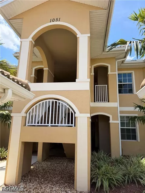1 Winding Pines Cir #105, Cape Coral, FL 33909