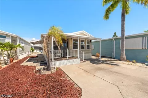 8571 Firwood Dr, Estero, FL 33928