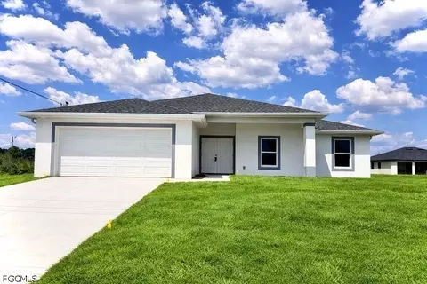 2600 26th St W, Lehigh Acres, FL 33971