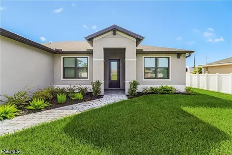 825 SW 9th Ct, Cape Coral, FL 33991