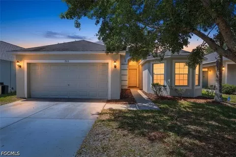 7513 Turtle View Dr, Ruskin, FL 33573