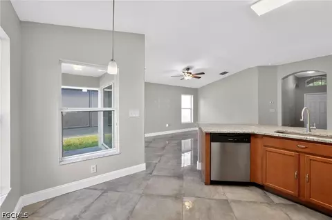 7513 Turtle View Dr, Ruskin, FL 33573 photo 23