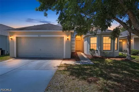 7513 Turtle View Dr, Ruskin, FL 33573 photo 1