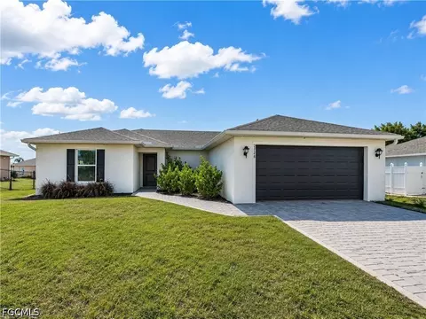 2728 NE 5th Pl, Cape Coral, FL 33909