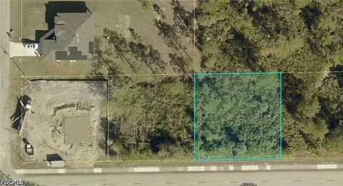1205 E 6th St, Lehigh Acres, FL 33972