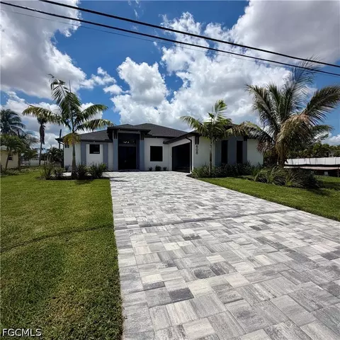 608 SW 20th Ter, Cape Coral, FL 33991