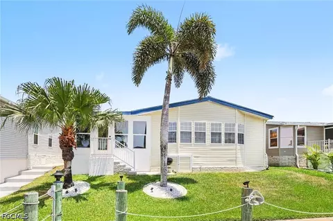 17550 Canal Cove Ct, Fort Myers Beach, FL 33931