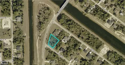 2720 Rena Ln, Lehigh Acres, FL 33971