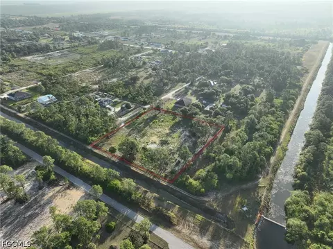 7969 Canal Ter, Labelle, FL 33935