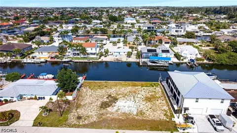 12262 Moon Shell Dr, Matlacha Isles, FL 33991