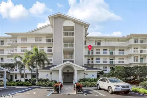 340 Horse Creek Dr #305, Naples, FL 34110