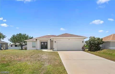 202 NW 25th Pl, Cape Coral, FL 33993