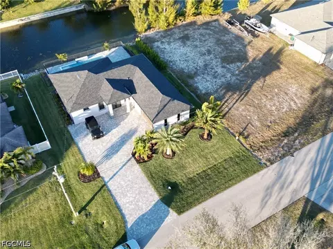 615 SW 22nd Ter, Cape Coral, FL 33991