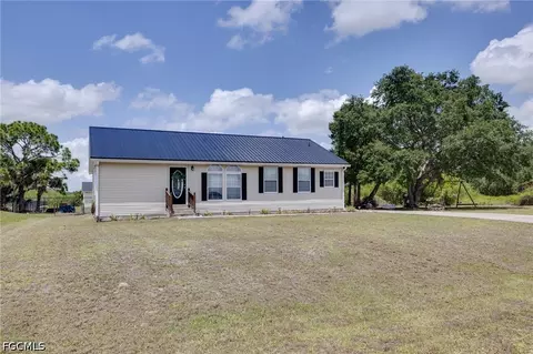 2040 S Montana Cir, Labelle, FL 33935