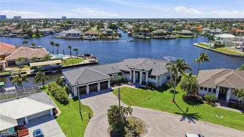 5201 Seagull Ct, Cape Coral, FL 33904