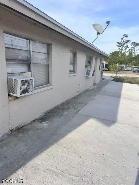 56205622 Eighth Ave, Fort Myers, FL 33907
