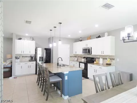 4630 SW 16th Pl, Cape Coral, FL 33914