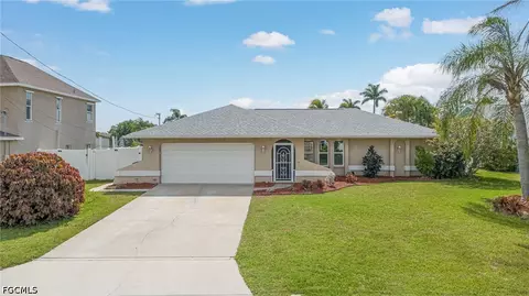 2301 SE 5th Ct, Cape Coral, FL 33990