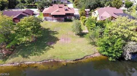 7226 Hendry Creek Dr, Fort Myers, FL 33908