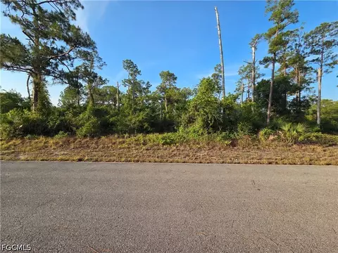 4504 E 7th St, Lehigh Acres, FL 33972