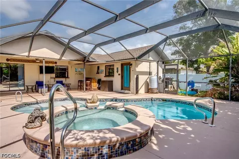 3723 SE 2nd Pl, Cape Coral, FL 33904