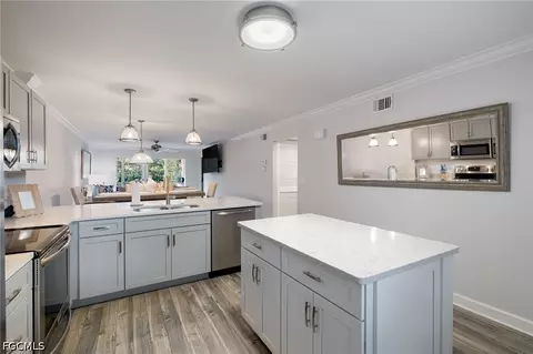 3021 Sandpiper Bay Cir #E106, Naples, FL 34112