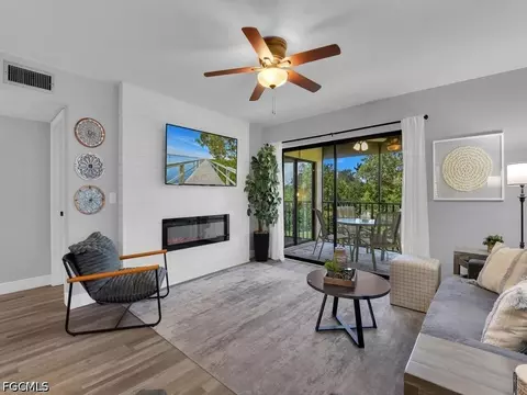 8474 Charter Club Cir #14, Fort Myers, FL 33919