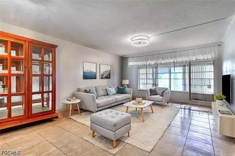 1828 Pine Valley Dr #309, Fort Myers, FL 33907