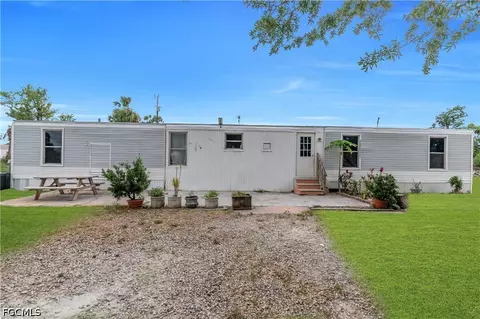 8106 Penny Dr, North Fort Myers, FL 33917