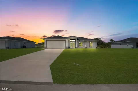 1023 Pilgrim St E, Lehigh Acres, FL 33974