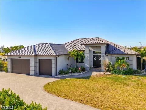 3900 Gulfstream Pkwy, Cape Coral, FL 33993