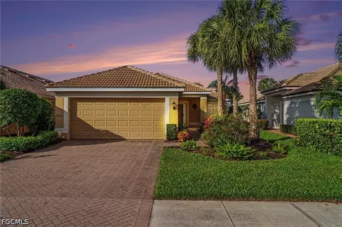 10032 Oakhurst Way, Fort Myers, FL 33913