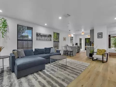 90109012 Carolina St, Bonita Springs, FL 34135