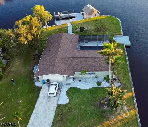 5336 Baypoint Ct, Cape Coral, FL 33904