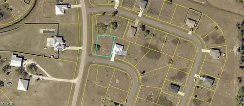 9058 Green Cir, Labelle, FL 33935