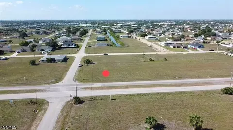2098 Diplomat Pkwy E, Cape Coral, FL 33909