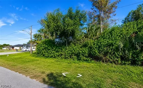 822 Alido Ave, Lehigh Acres, FL 33971