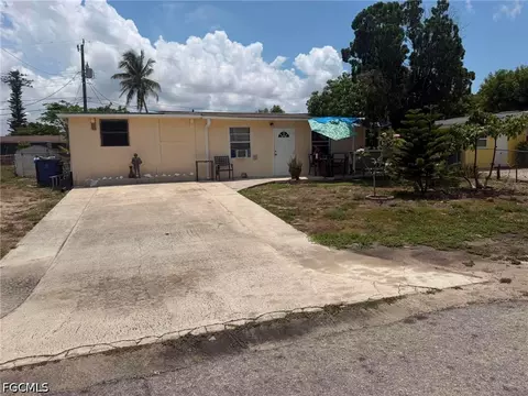 2204 Coronet St, Fort Myers, FL 33907