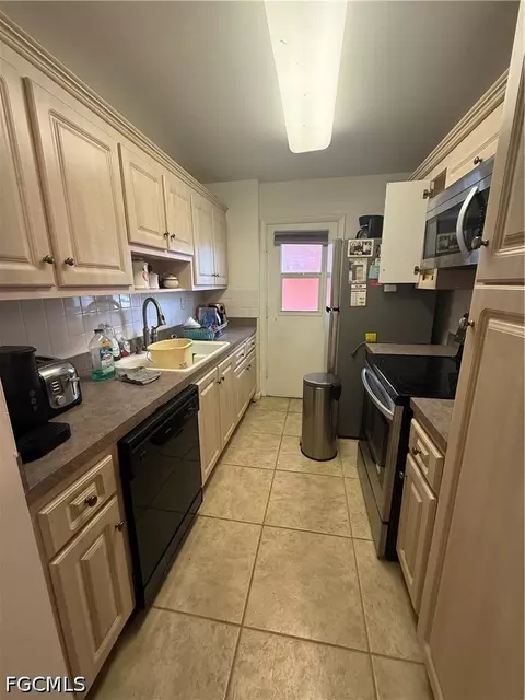 1766 Cape Coral Pkwy E #102, Cape Coral, FL 33904