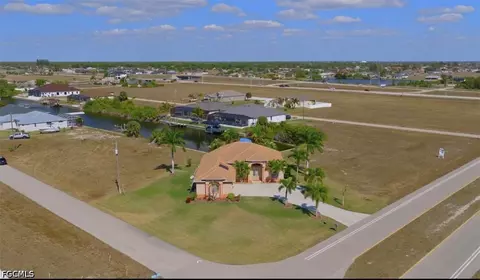 3237 Yucatan Pkwy, Cape Coral, FL 33993