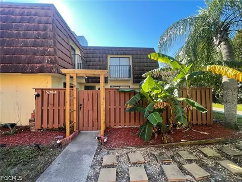5218 Cedarbend Dr #4, Fort Myers, FL 33919