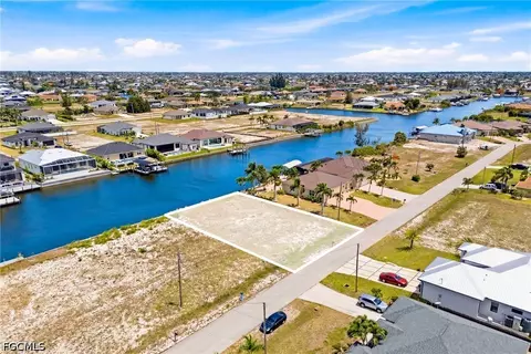 1511 NW 41st Pl, Cape Coral, FL 33993