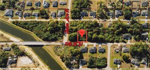 3003 19th St W, Lehigh Acres, FL 33971