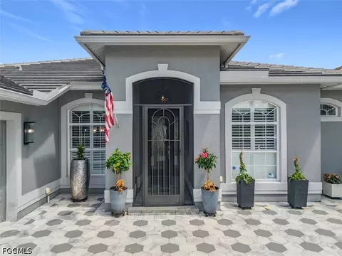 10412 Curry Palm Ln, Fort Myers, FL 33966