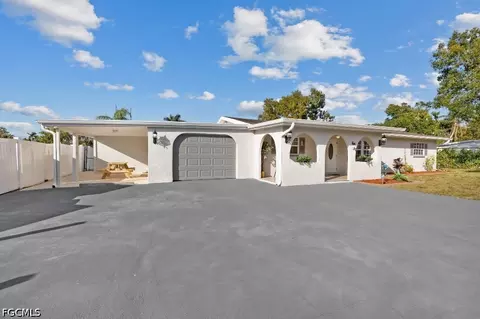 4530 Underwood Dr, Fort Myers, FL 33905